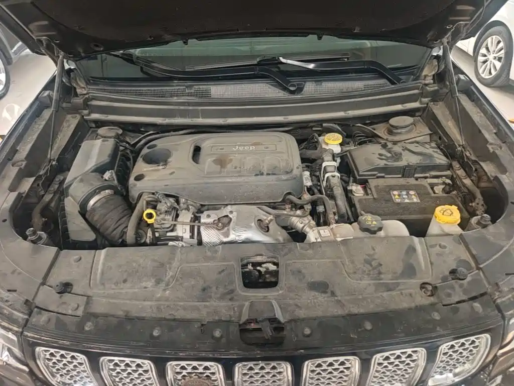 Jeep Grand Commander — миниатюра 20