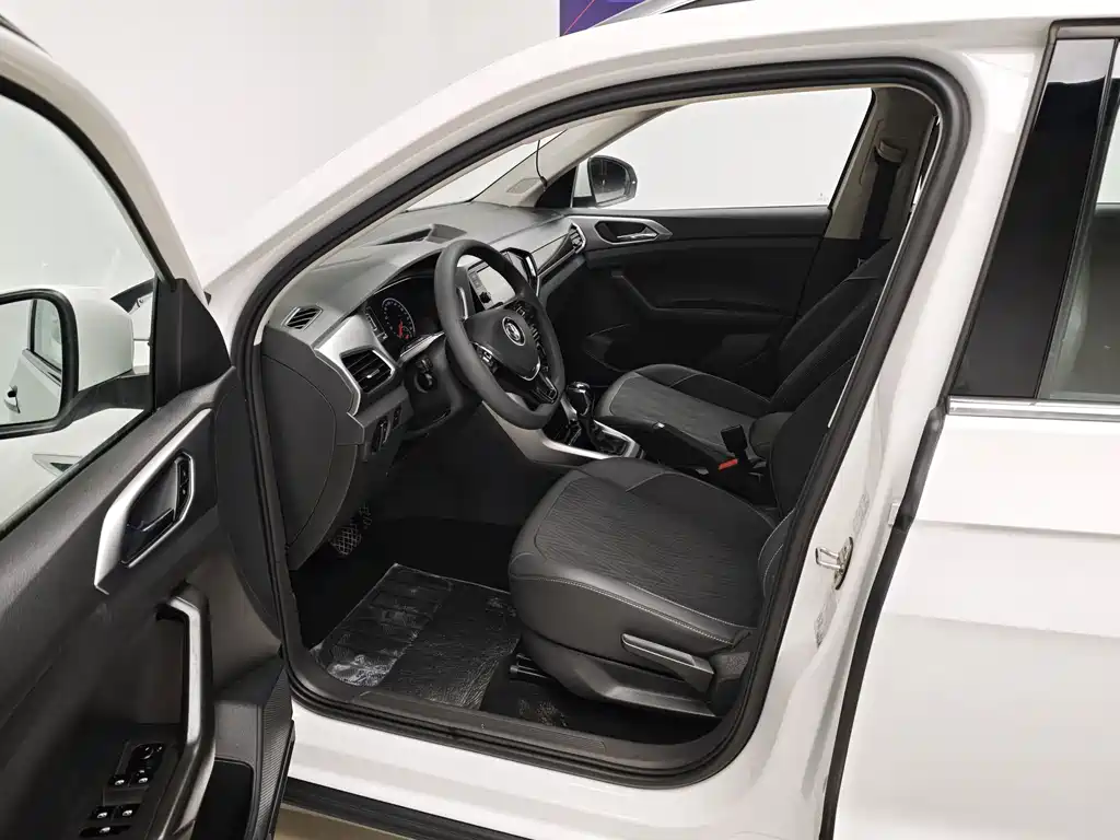 Volkswagen T-Cross — миниатюра 13