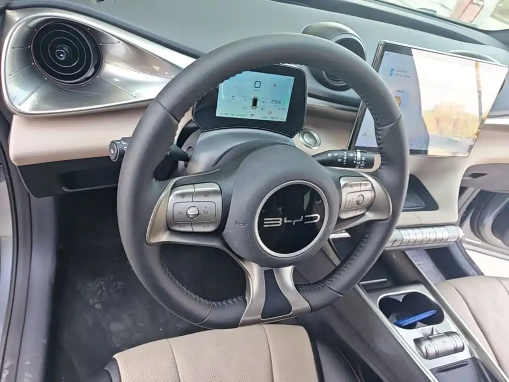 BYD Dolphin — миниатюра 11