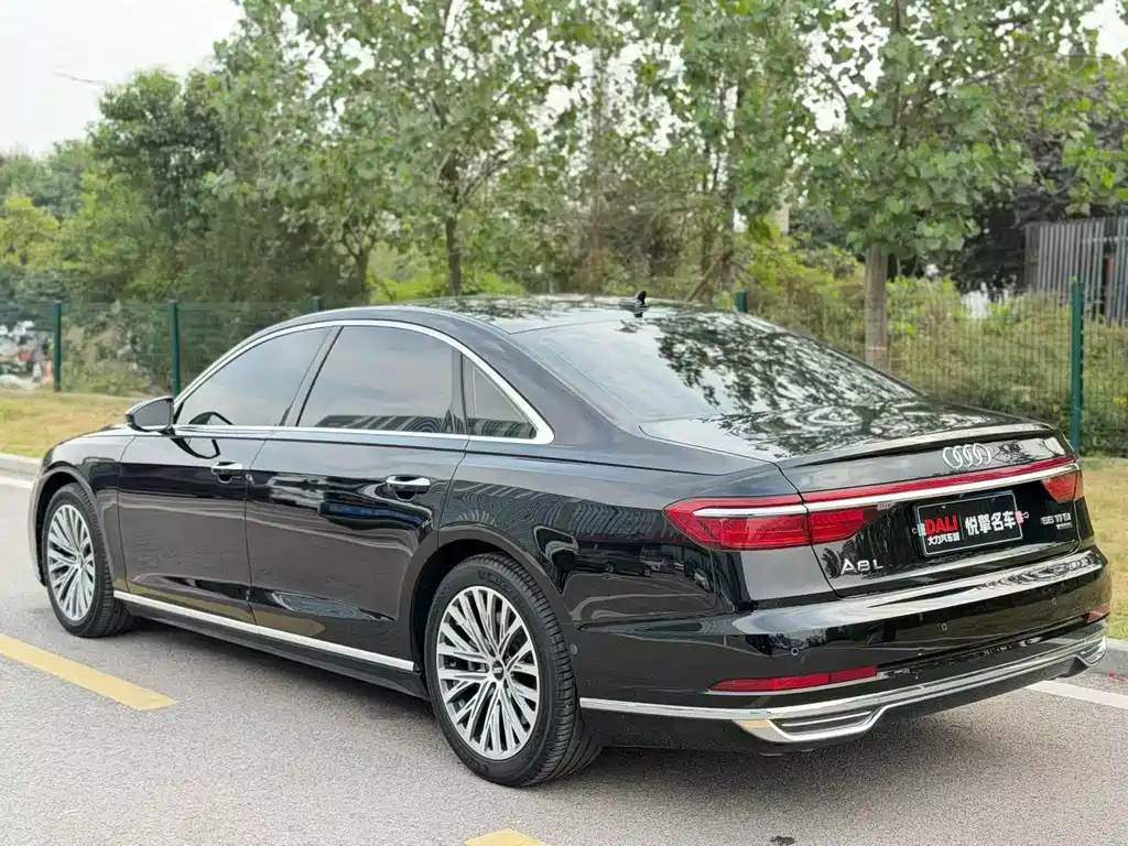 Audi A8 — миниатюра 7