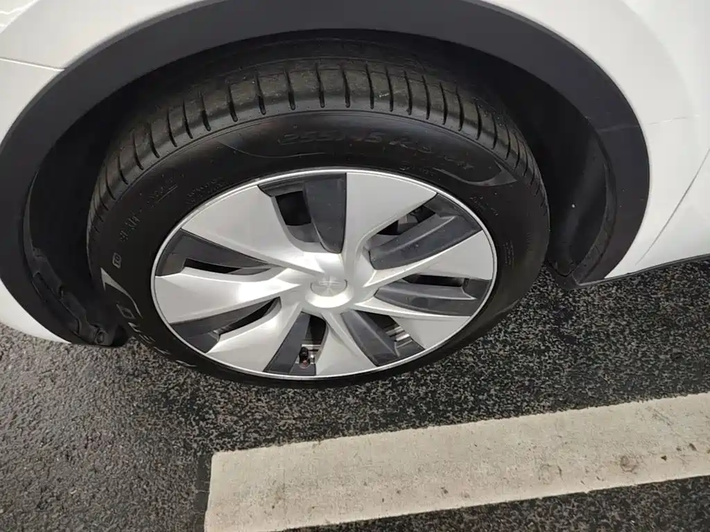 Tesla Model Y — фотографии объявления, Фото 23