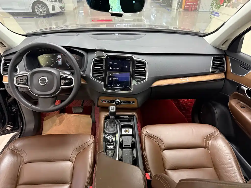 Volvo XC90 — миниатюра 6