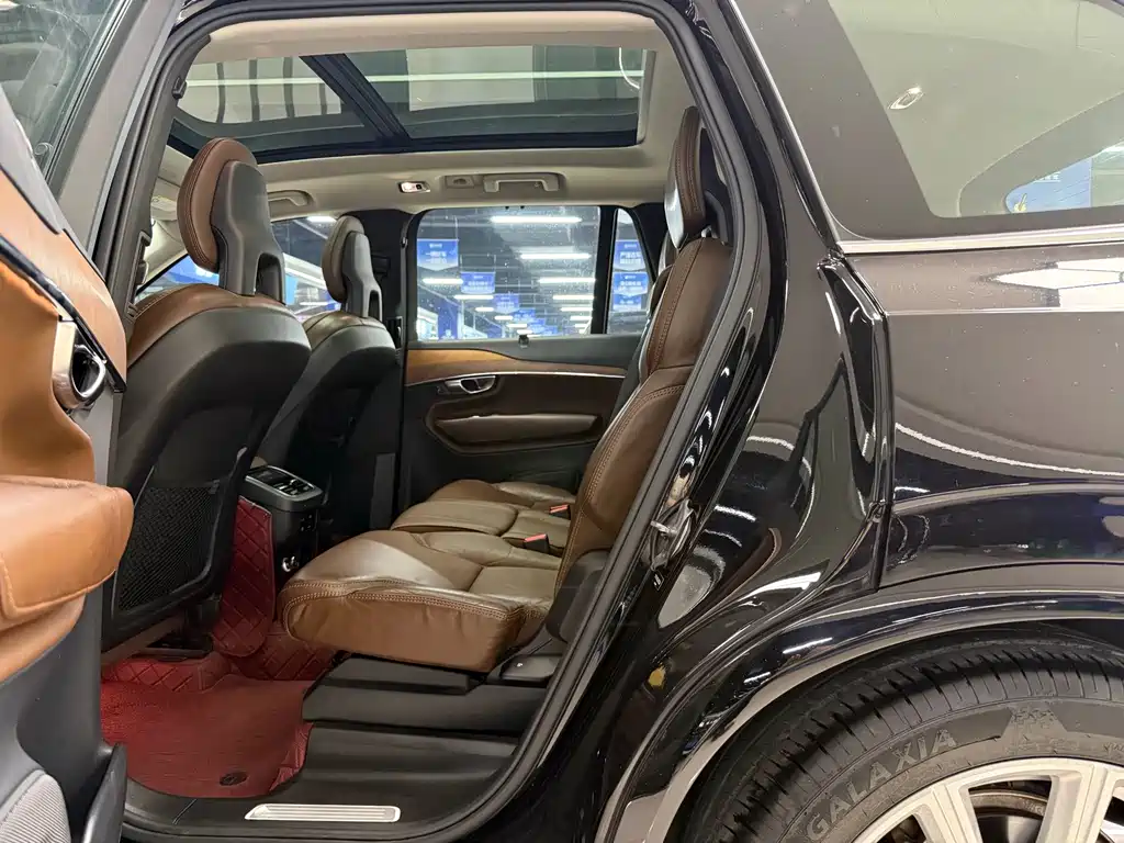 Volvo XC90 — миниатюра 5