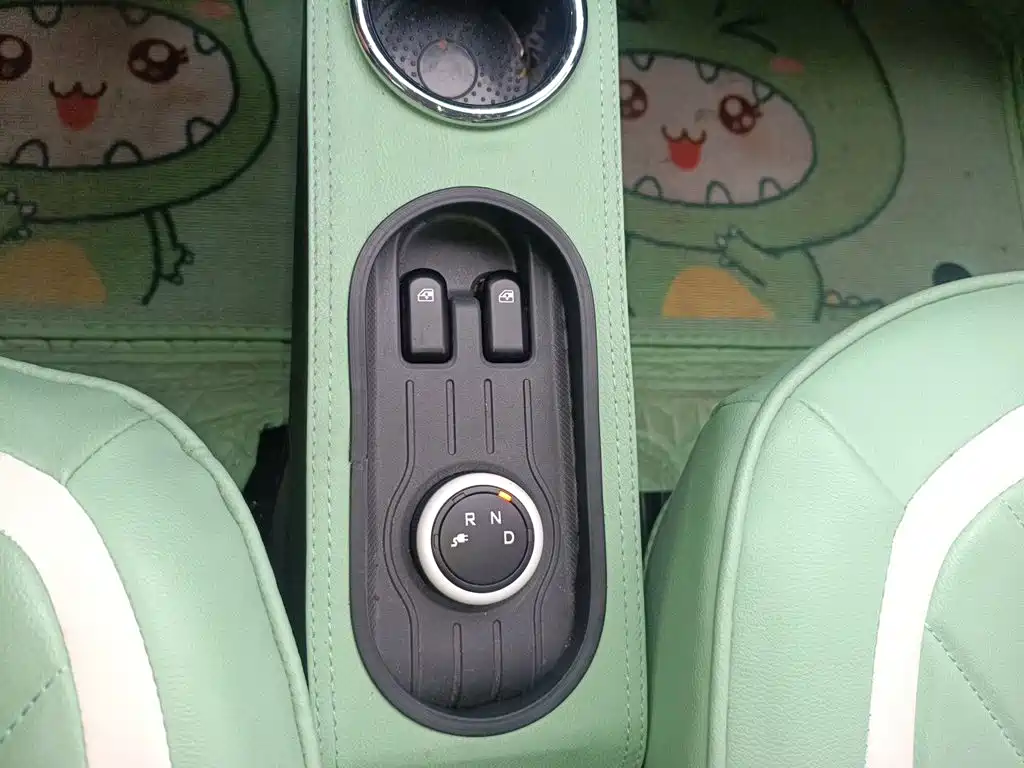 Wuling MINIEV — миниатюра 11