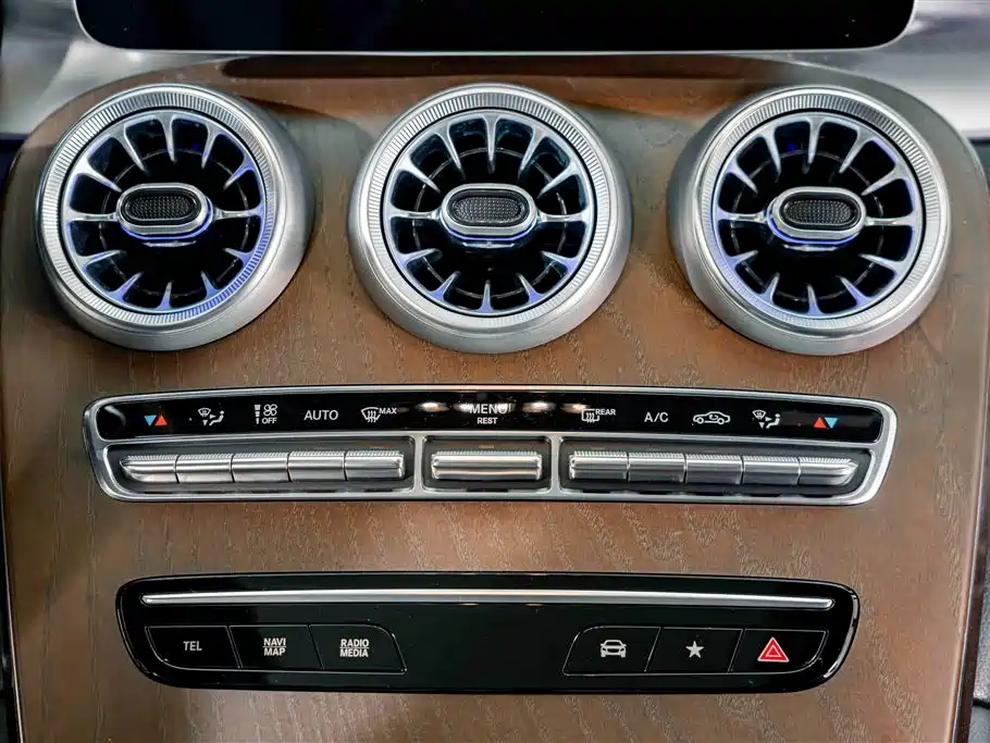 Mercedes-Benz GLC — миниатюра 12