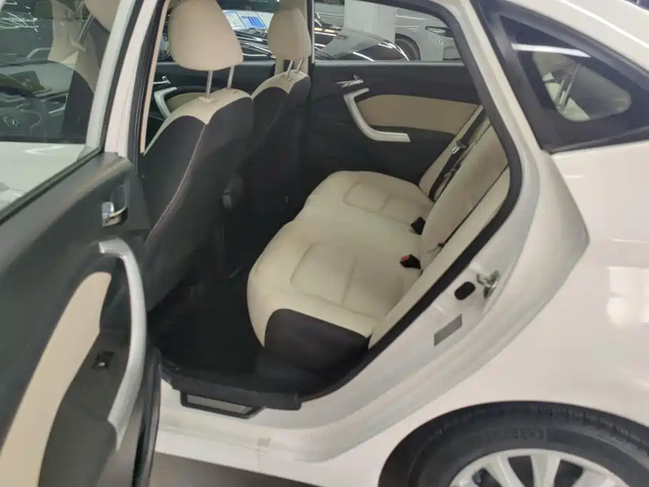 Changan V7 — миниатюра 11