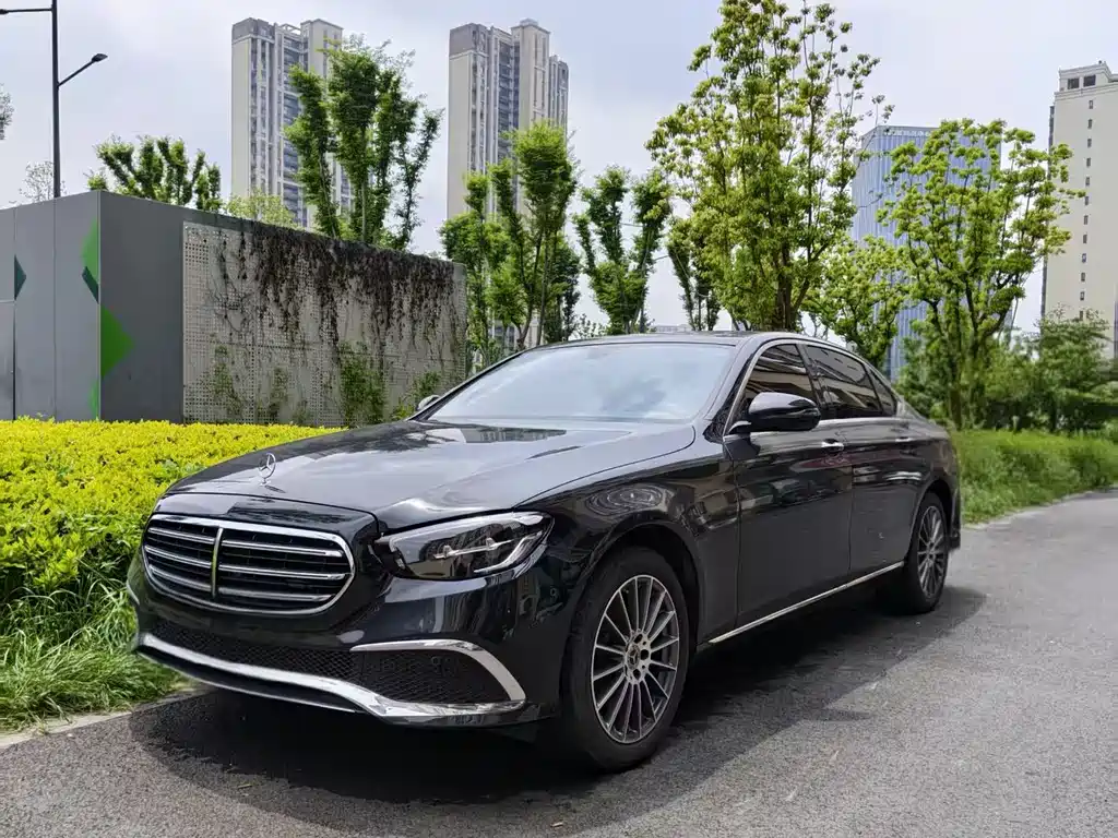 Mercedes-Benz E-Class 2022