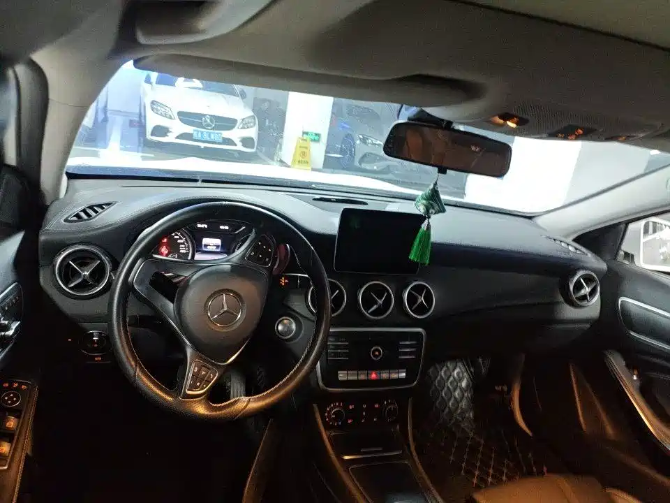 Mercedes-Benz GLA — миниатюра 8