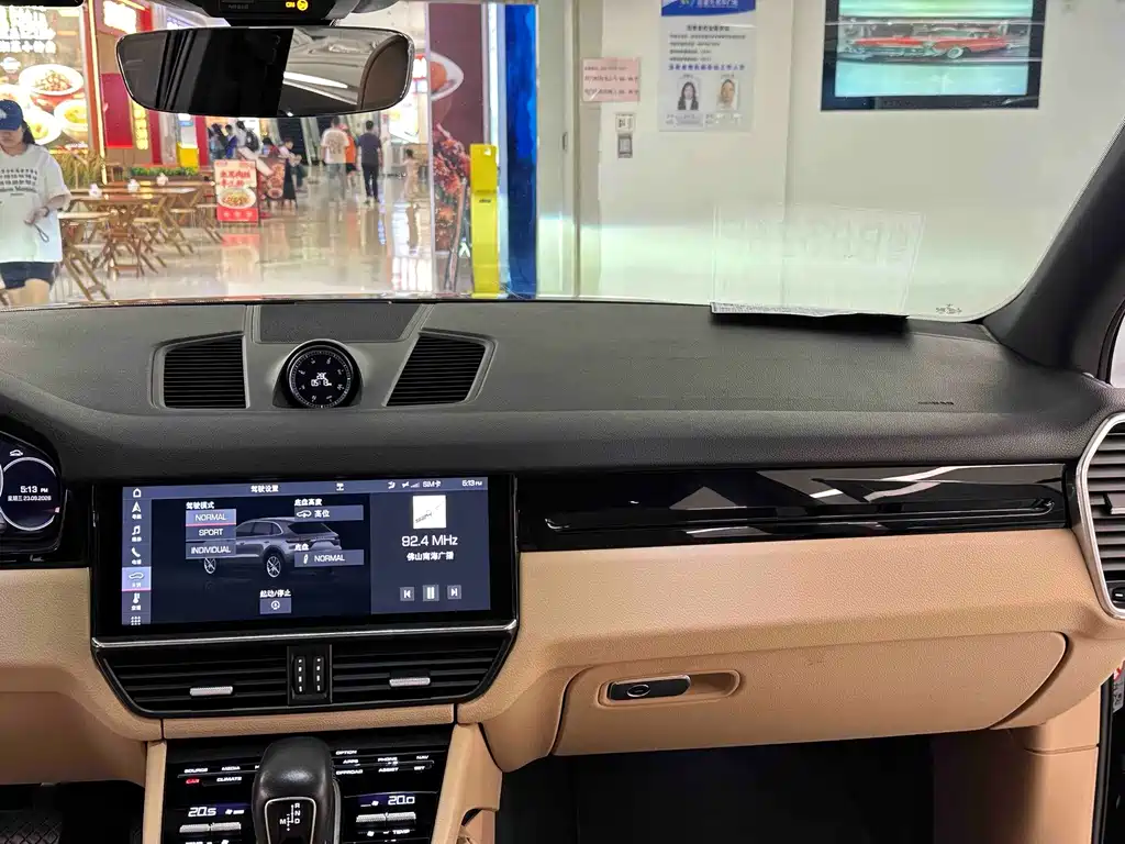 Porsche Cayenne — миниатюра 17