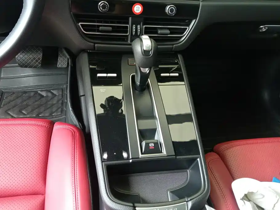 Porsche Macan — миниатюра 16