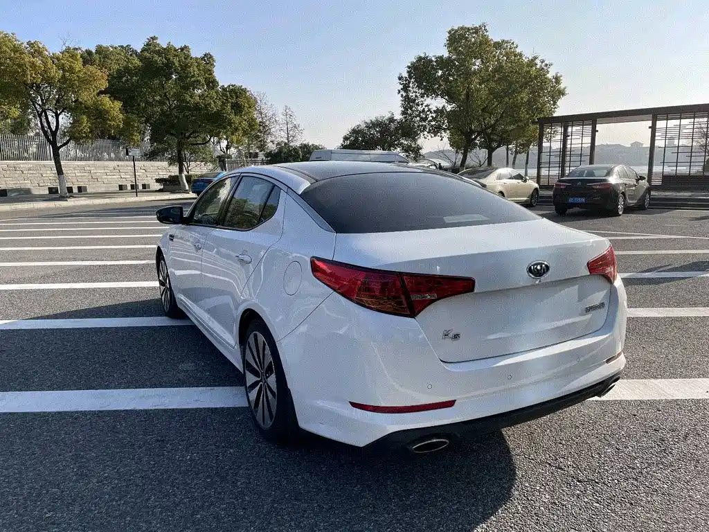 Kia K5 2012 2.0L AT Premium