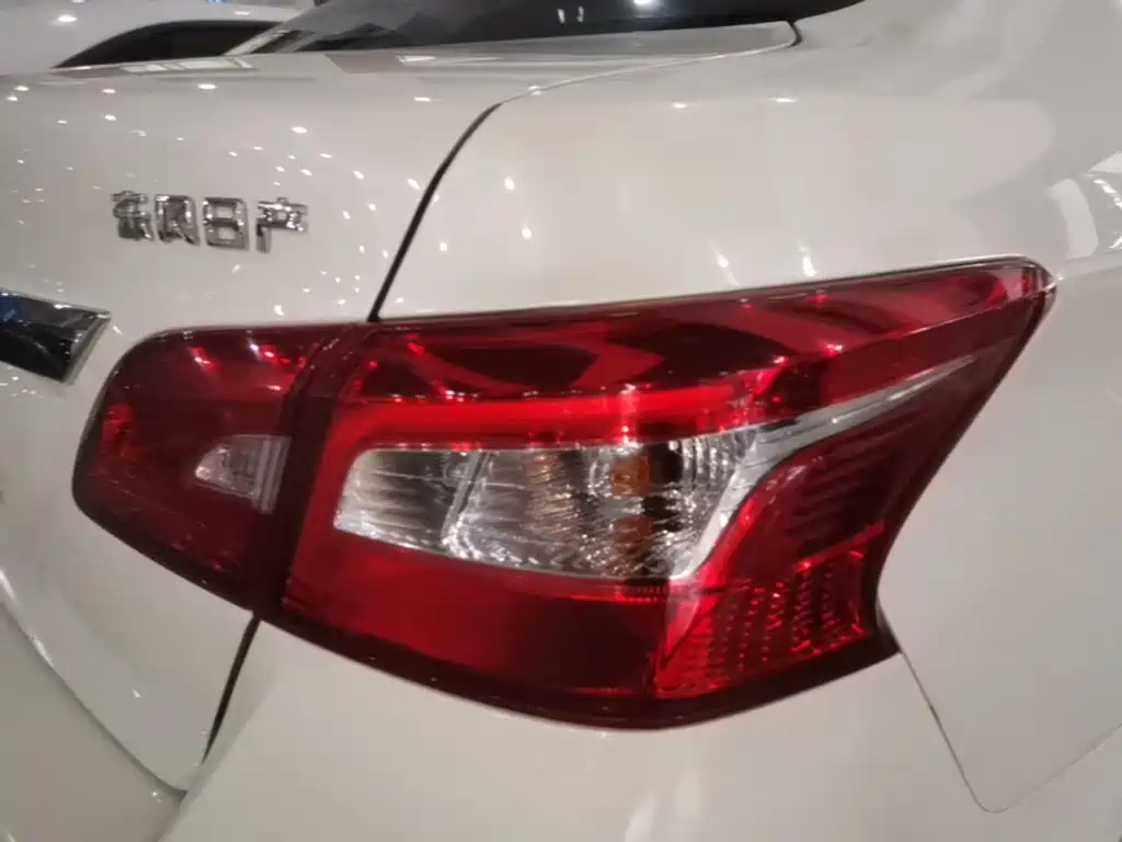 Nissan Sylphy — миниатюра 8
