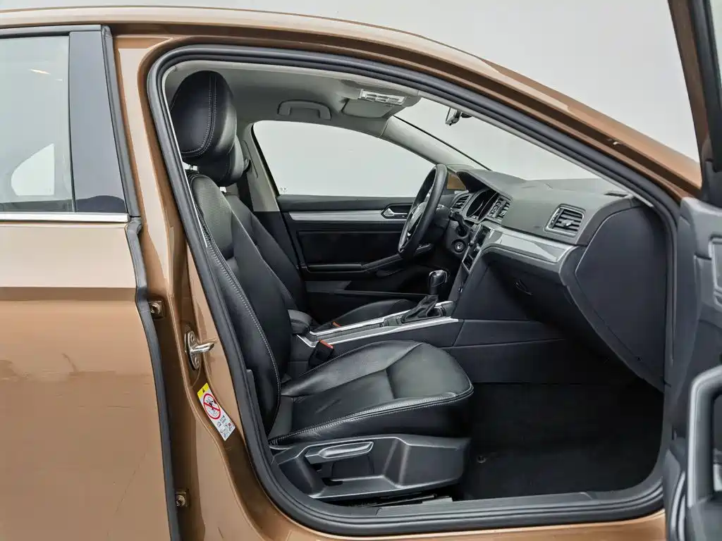 Volkswagen Lamando — миниатюра 23