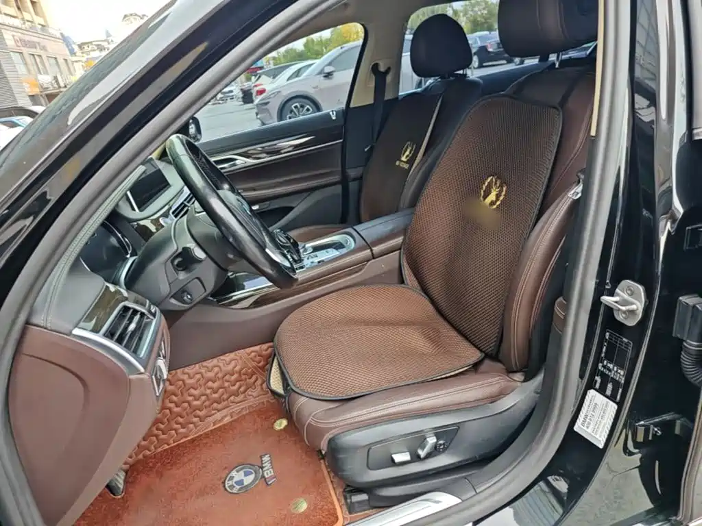 BMW 7 Series — миниатюра 15