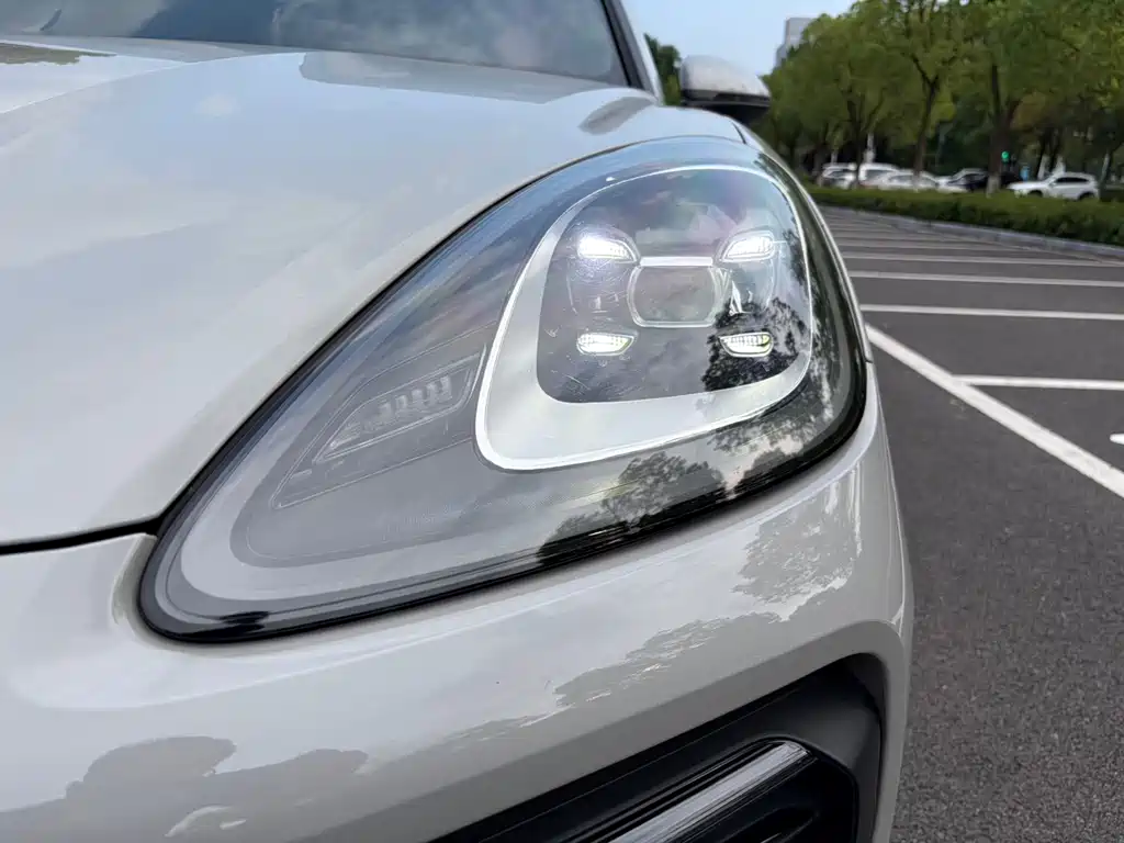 Porsche Cayenne Hybrid — миниатюра 24