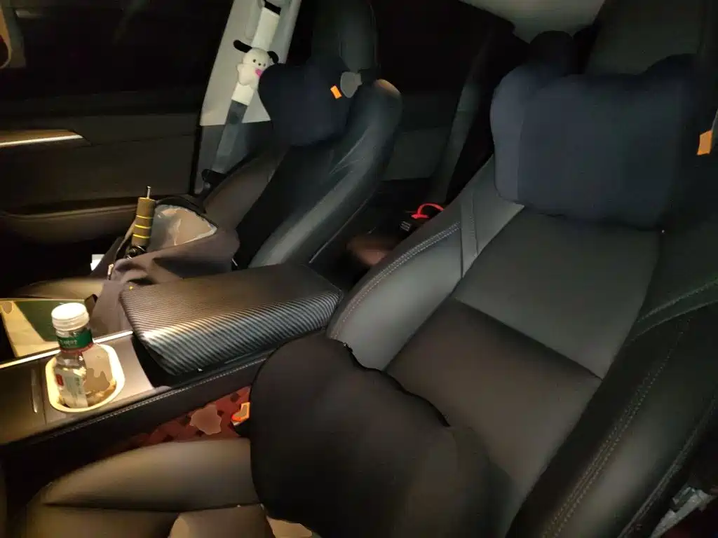 Tesla Model Y — миниатюра 16