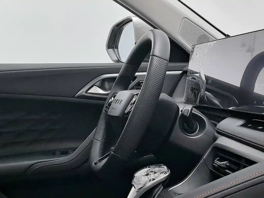 Roewe RX5 New Energy — миниатюра 22