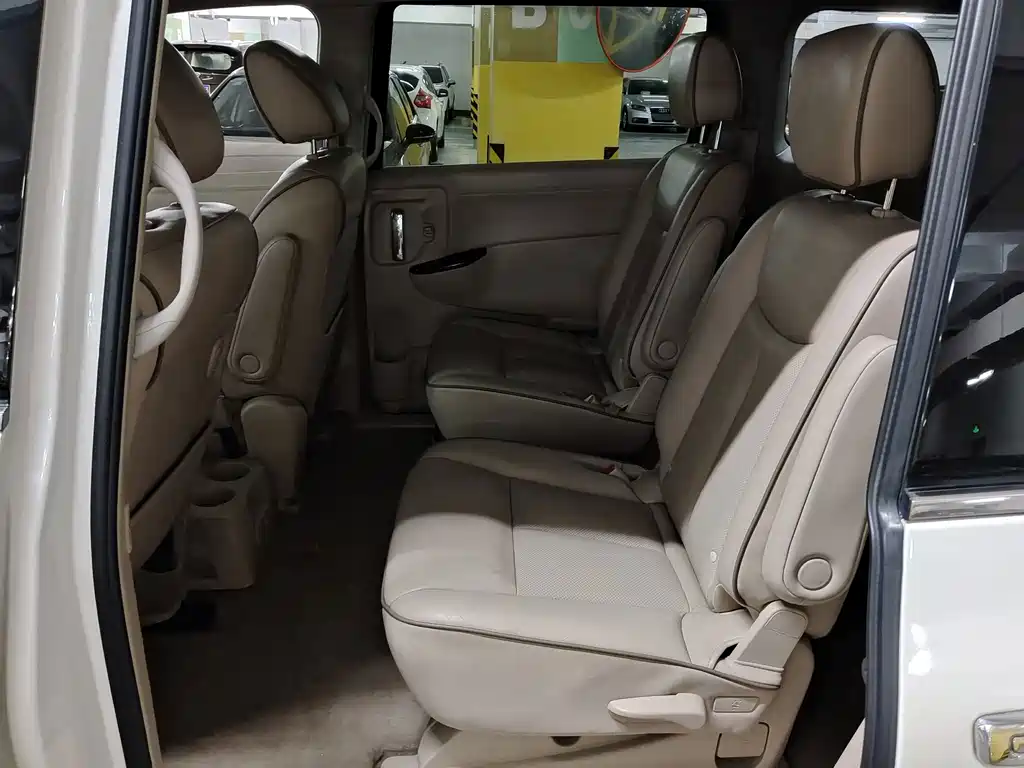 Nissan Quest — миниатюра 8
