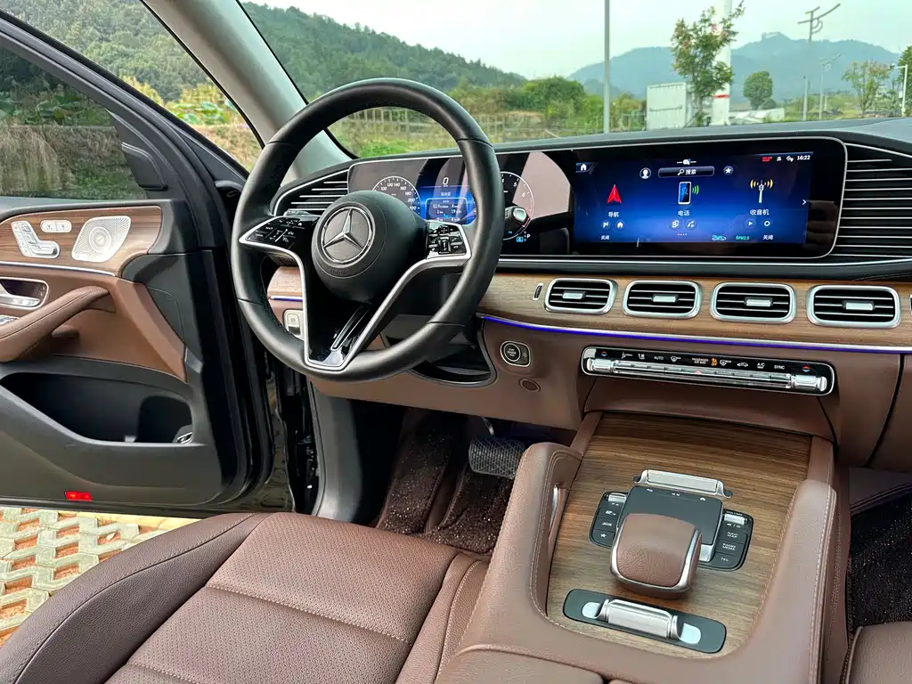 Mercedes-Benz GLE (Import) — миниатюра 15