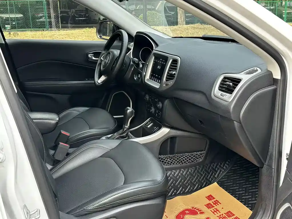 Jeep Compass — миниатюра 14