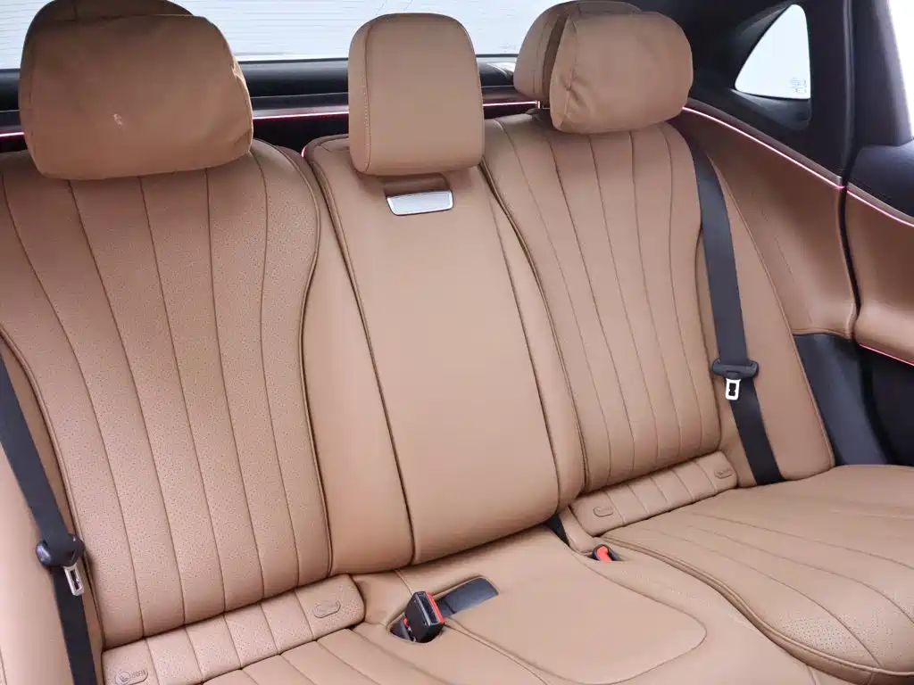 Mercedes-Benz E-Class — миниатюра 23
