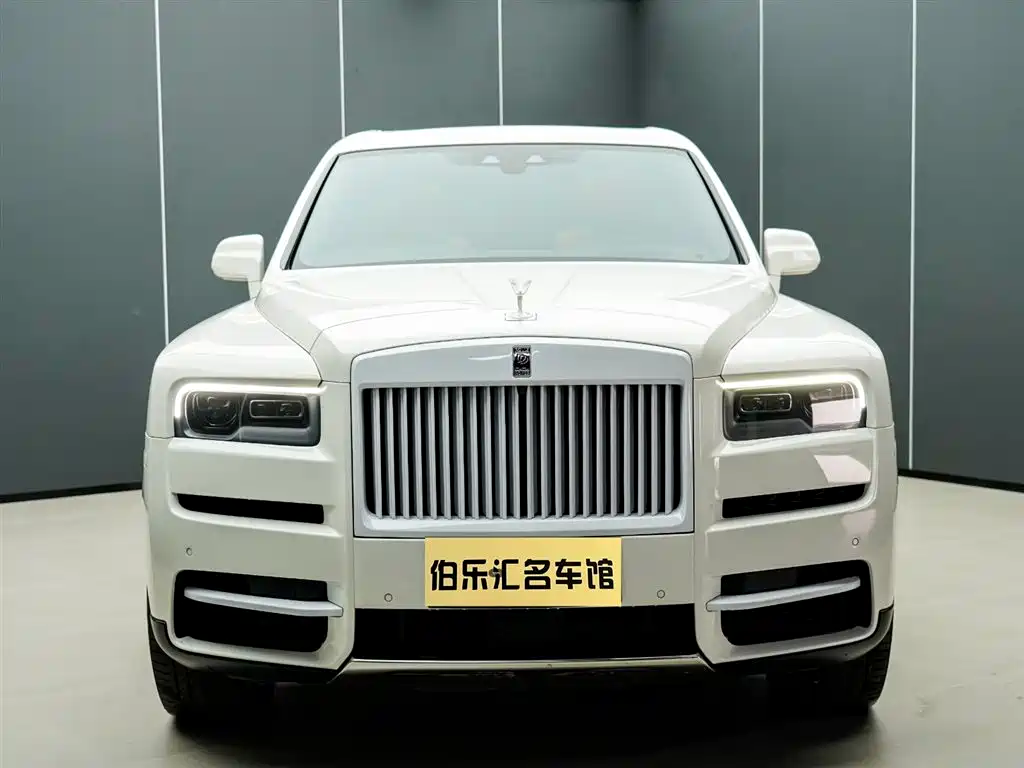 Rolls-Royce Cullinan 2018 мест