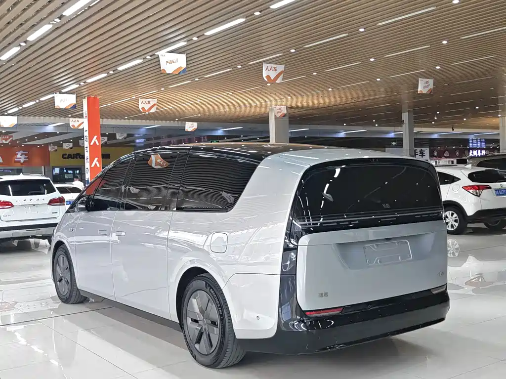 Li Auto MEGA 2024 Ultra