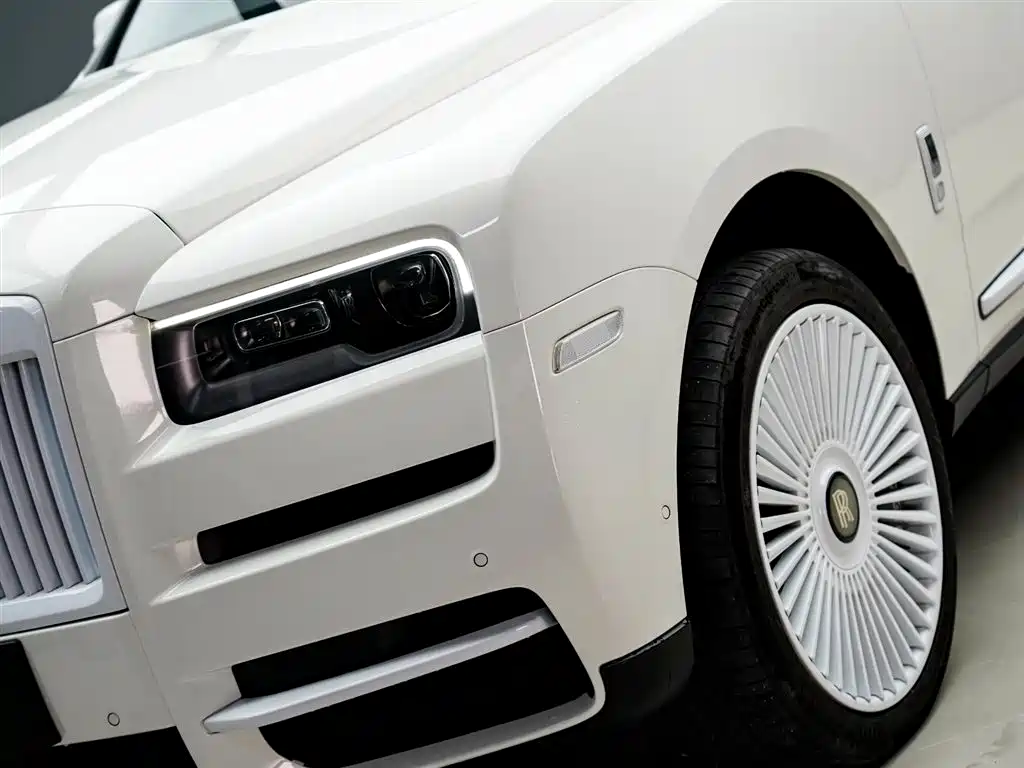 Rolls-Royce Cullinan 2018 мест
