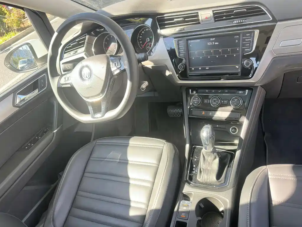 Volkswagen Touran — миниатюра 7