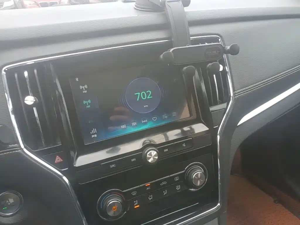 Roewe RX5 — миниатюра 13