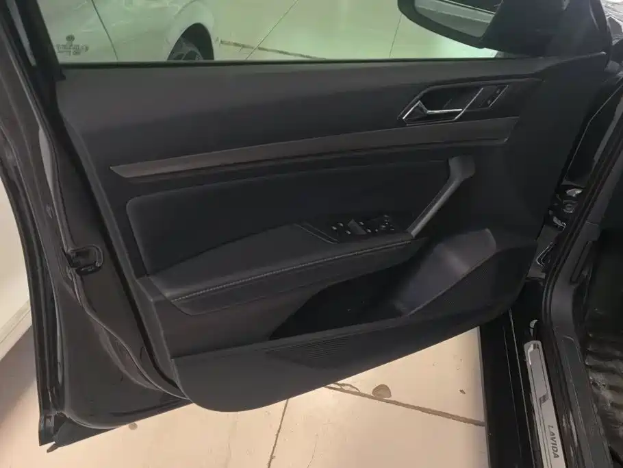 Volkswagen Lavida — миниатюра 7
