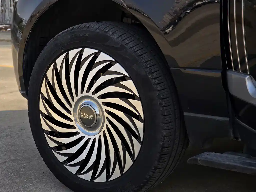 Land Rover Range Rover — миниатюра 4