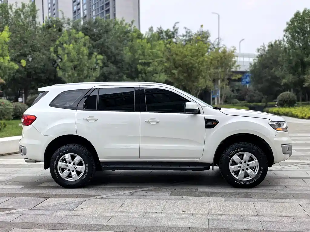 Ford Everest — миниатюра 4