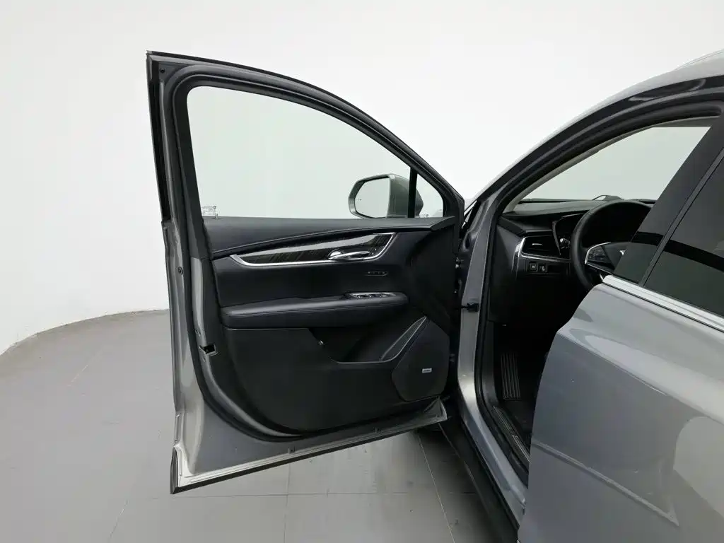 Cadillac XT5 — миниатюра 8