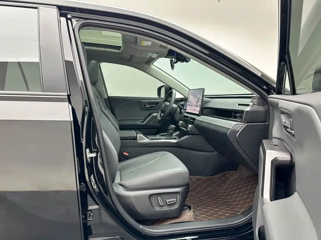 Toyota RAV4 — миниатюра 24