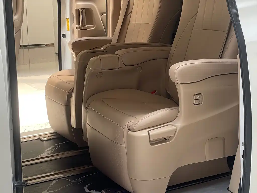 Toyota Alphard 2012 3.5L Luxury