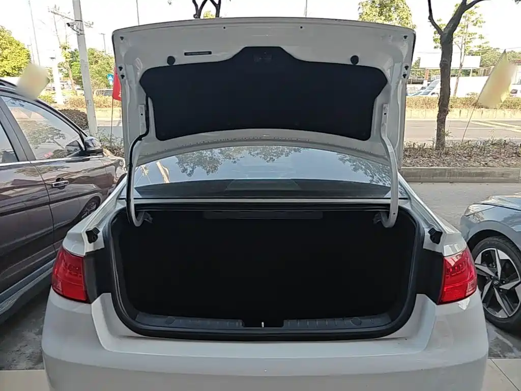 Geely Emgrand GL — миниатюра 19