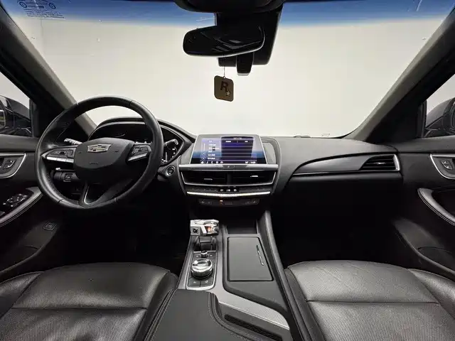Cadillac CT5 — миниатюра 7
