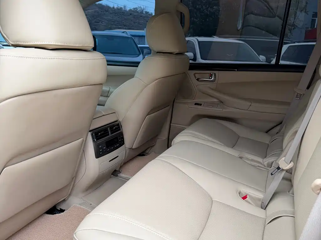 Lexus LX — миниатюра 6