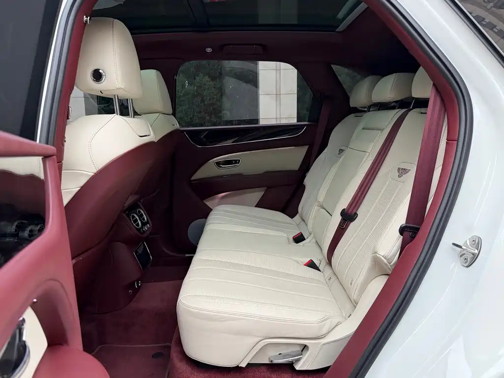 Bentley Bentayga — миниатюра 23