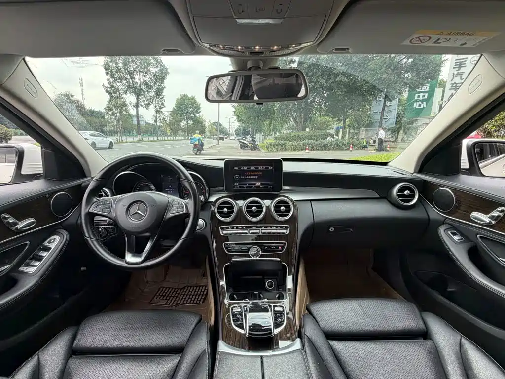 Mercedes-Benz C-Class — миниатюра 13