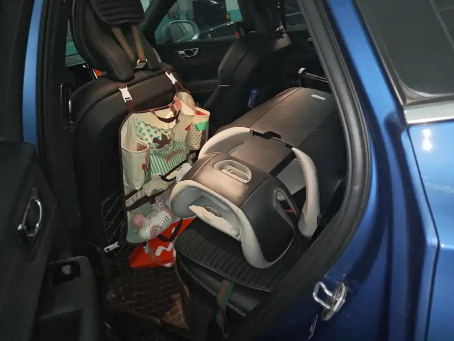 Volvo XC60 PHEV — миниатюра 11