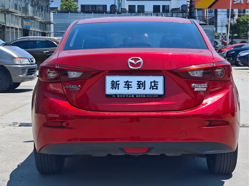 Mazda Mazda3 3 2017 1.5L AT Luxury V