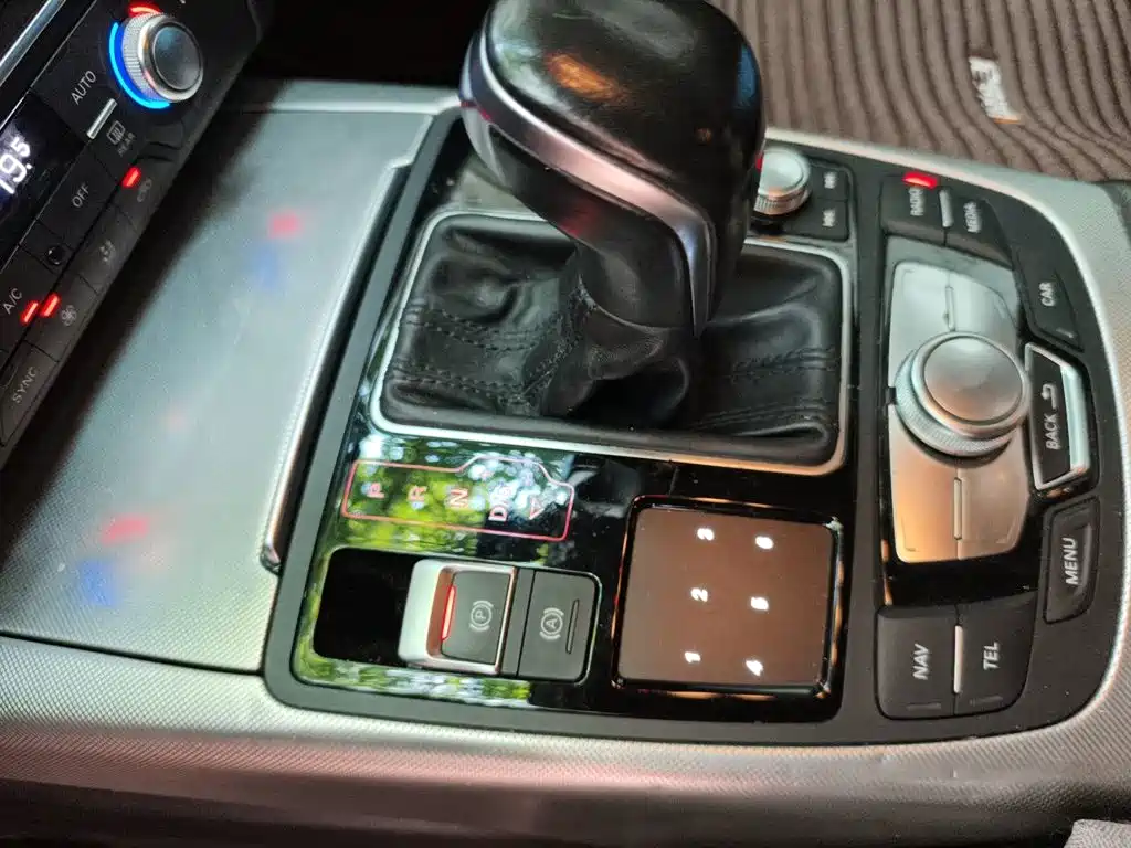 Audi A6L — миниатюра 9