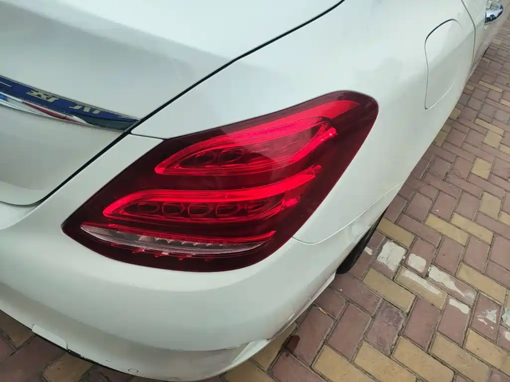 Mercedes-Benz C-Class — миниатюра 8