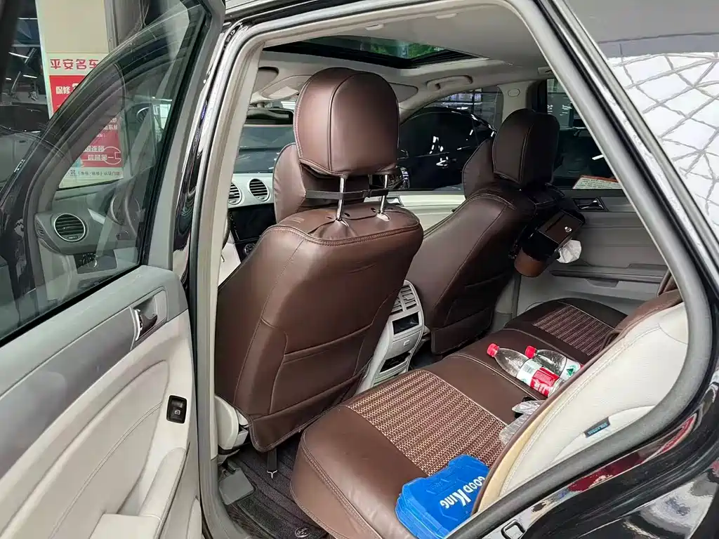 Mercedes-Benz M 2010 ML 300 4MATIC