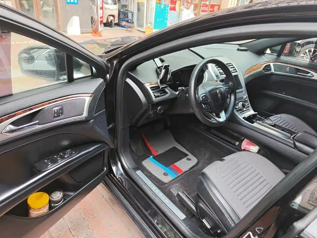 Lincoln MKZ — миниатюра 17