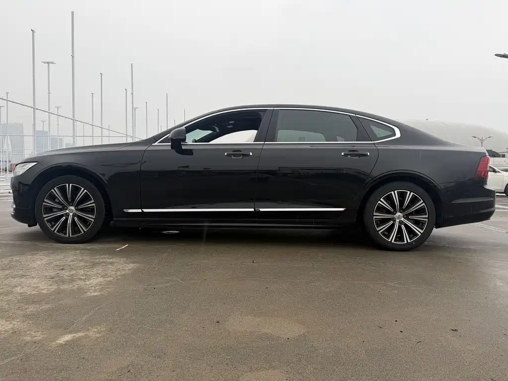 Volvo S90 2021 B5 Luxury