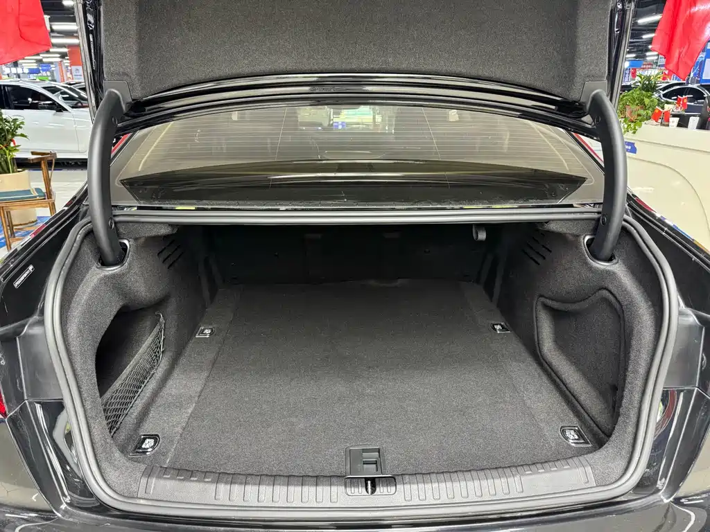 Audi A6L — миниатюра 10