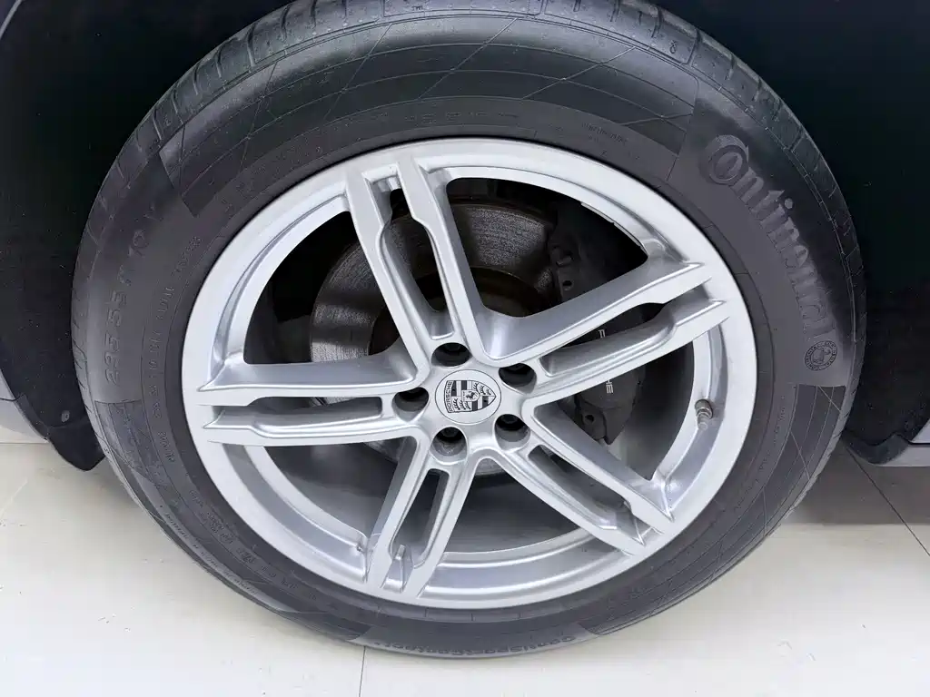 Porsche Macan — миниатюра 16